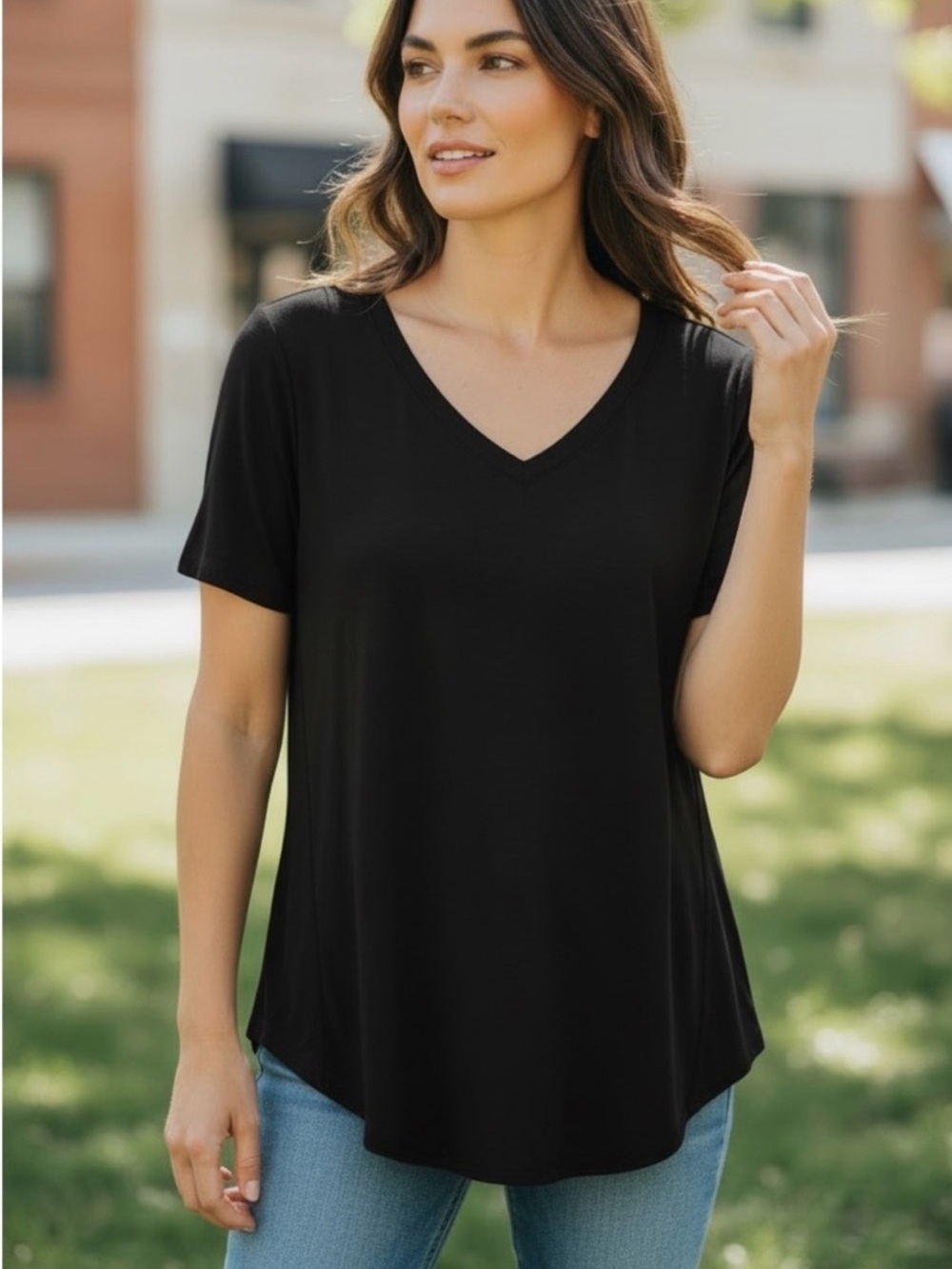 Zenana Outfitters Black Short Sleeve V-Neck Tee